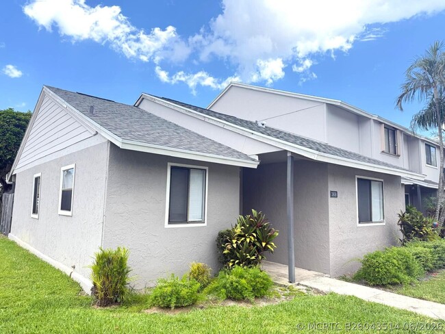 Building Photo - 3808 Inlet Cir