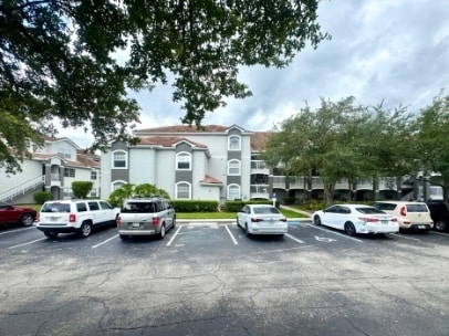 Building Photo - 13941 Fairway Island Dr