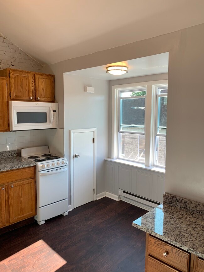 Building Photo - 7 S Morton Ave