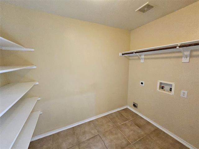 Building Photo - 1232 Sweetwater Dr