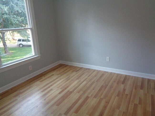 Building Photo - Awesome House for Rent in Advance