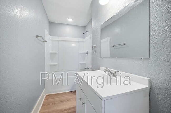 Building Photo - 409 Nevada St