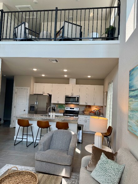 Building Photo - 210 Rainbow Dr