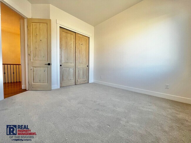 Building Photo - Gorgeous 4 bed 3 bath + Office home located on the 12th Tee of the TPC golf Course!