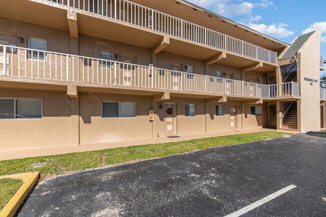 Primary Photo - 204 Seminole Ave W