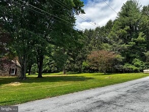 Building Photo - 4 Smedley Dr