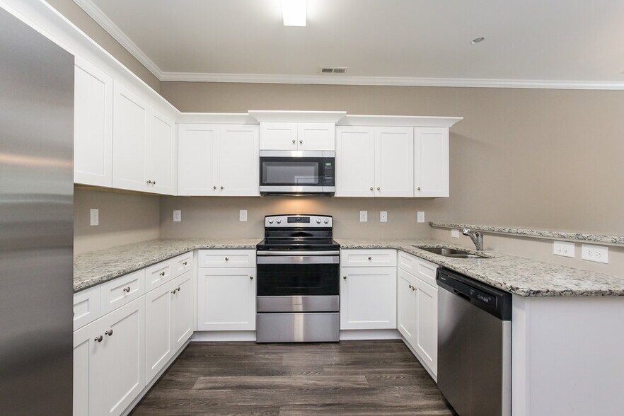 Building Photo - 542 Fieldcrest Dr
