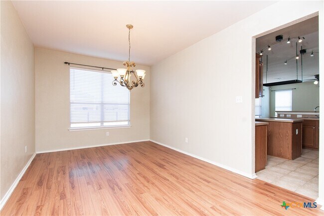Building Photo - 5503 Bridgewood Dr
