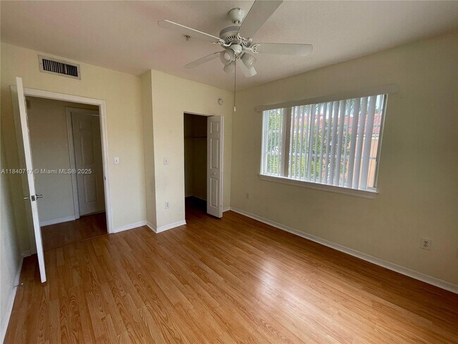 Building Photo - 6851 SW 44th St