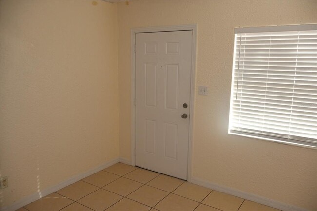 Building Photo - 2411 W Lemon St