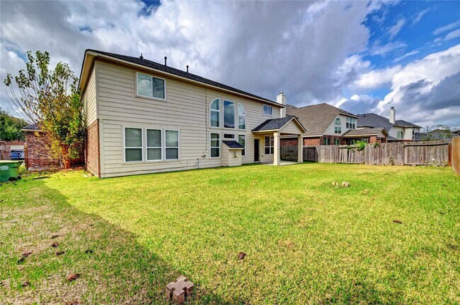 Building Photo - 2409 Shorebrook Dr