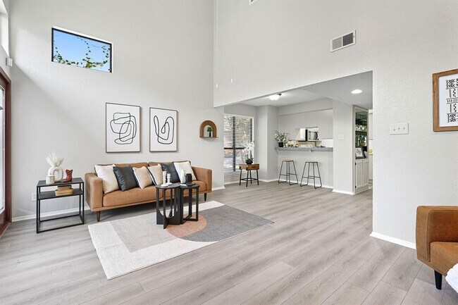 Building Photo - 3801 Menchaca Rd