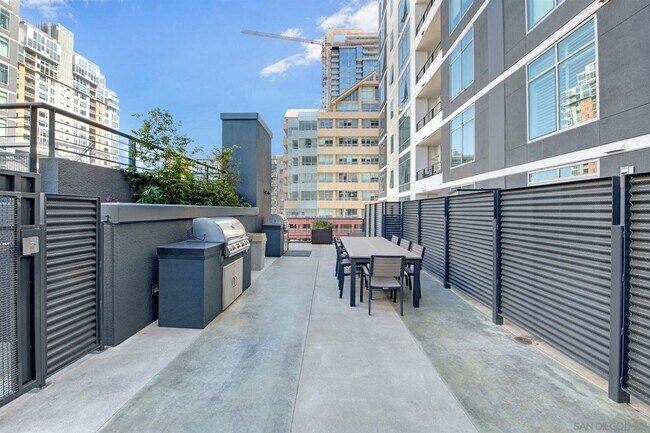 Building Photo - 14th Floor Downtown San Diego Apartment