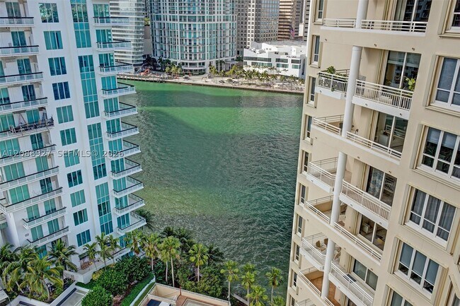 Building Photo - 888 Brickell Key Dr