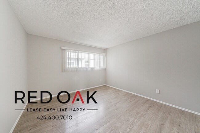 Building Photo - 4433 Colbath Ave