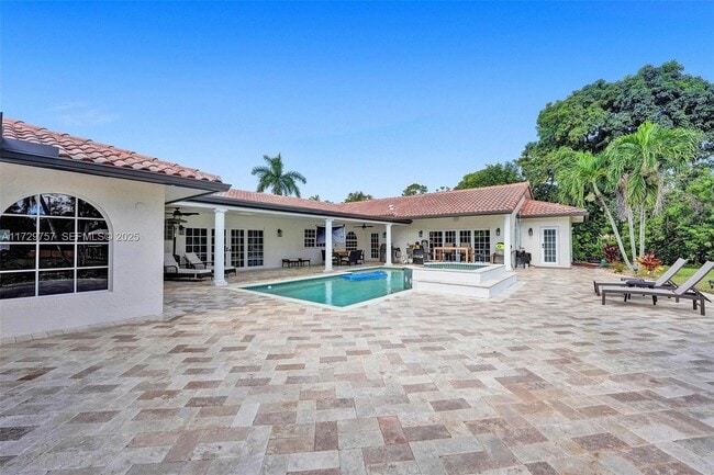 Building Photo - 22180 Woodset Ln