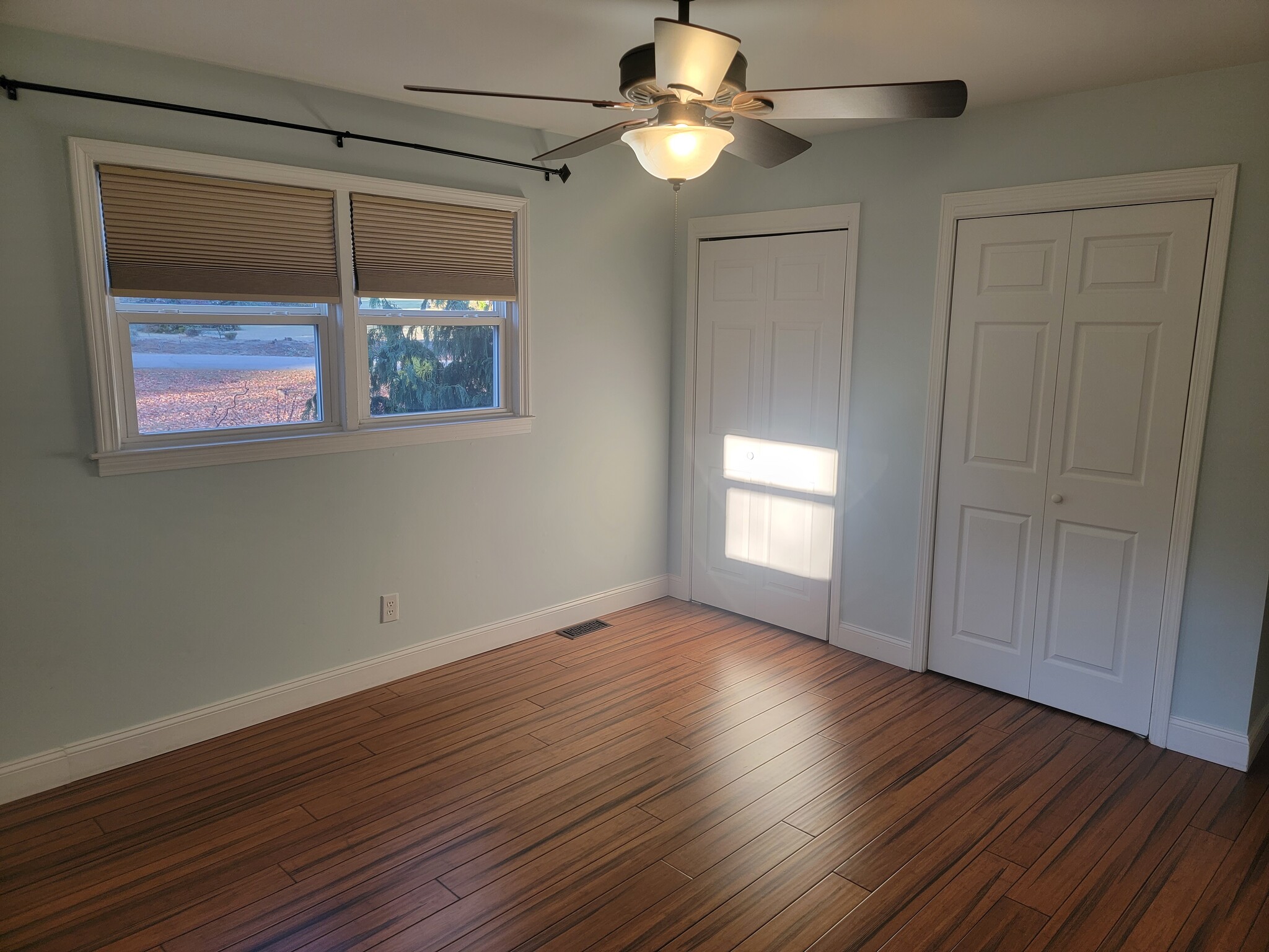 Building Photo - 100 Browning Dr