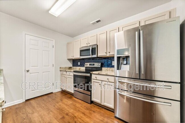 Building Photo - 2451 Scholar Ln