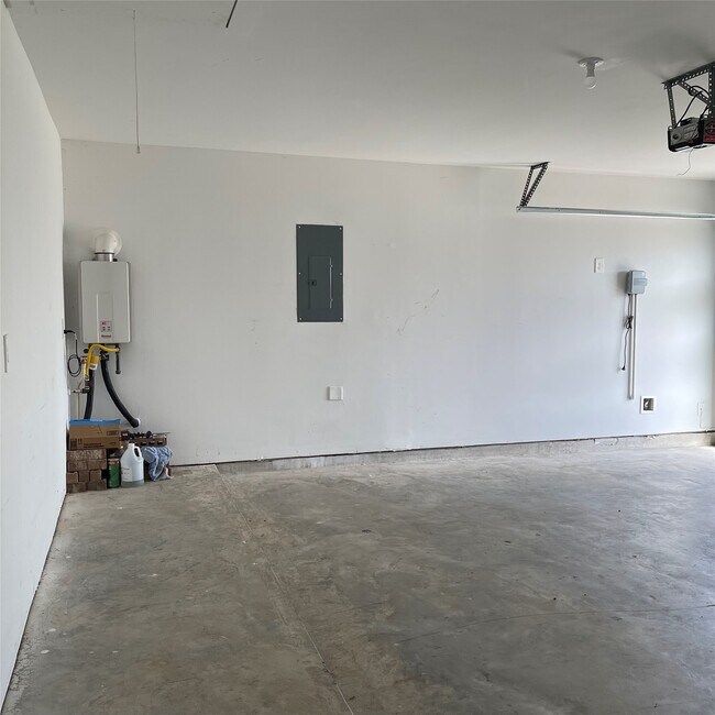 Building Photo - 6826 Halifax Harvest Ln