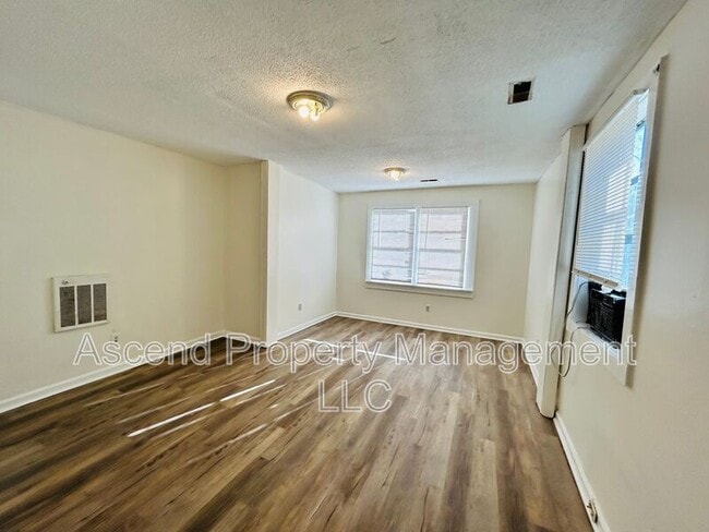 Building Photo - 2103 Taylor St