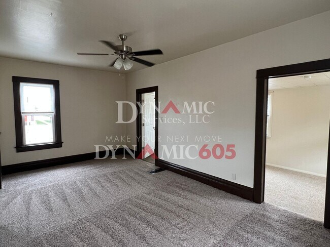 Building Photo - 3BR/1BA Single Family House For Rent