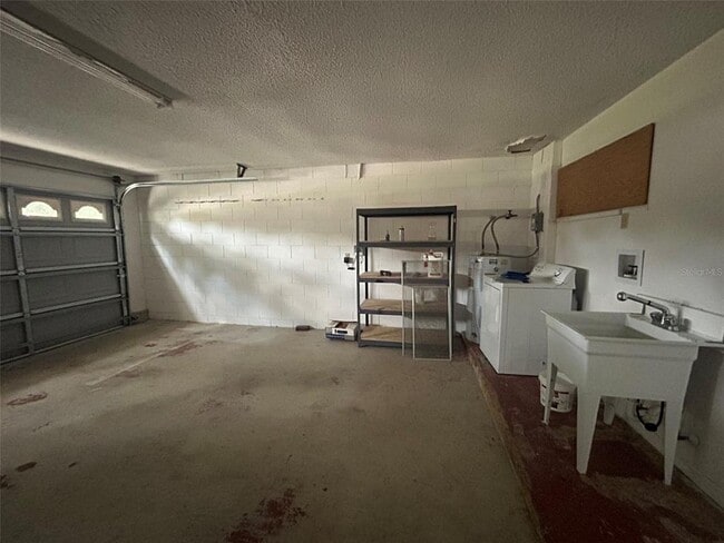 Building Photo - 1879 Meadowgold Ln