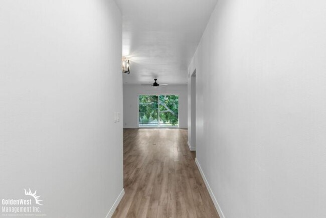 Building Photo - Modern 2Bdm 2Ba Condo in Phoenix Midtown with Pool Views