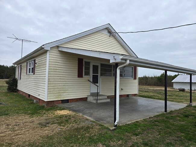 Building Photo - Peaceful Country Living in Sunbury, NC. an...