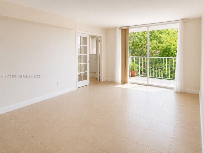 Building Photo - 650 NE 64th St
