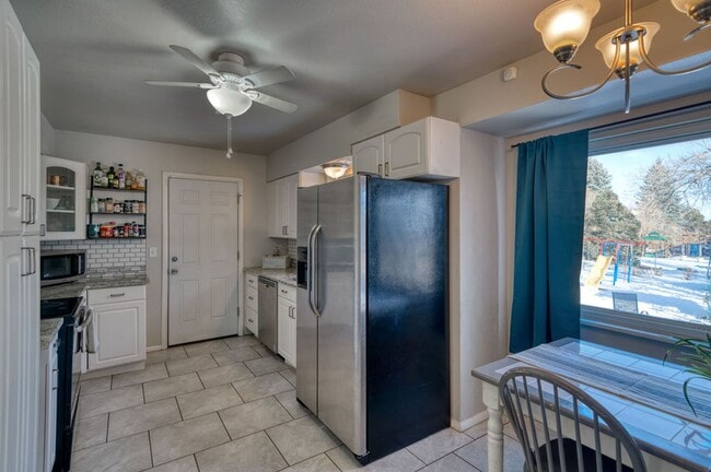Building Photo - Charming 4 Bed 2 Bath Home in 80917!!!