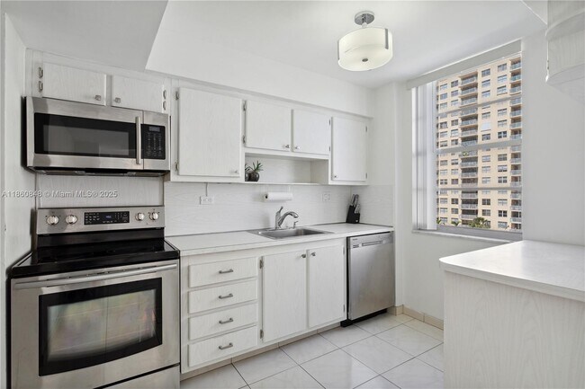Building Photo - 250 174th St