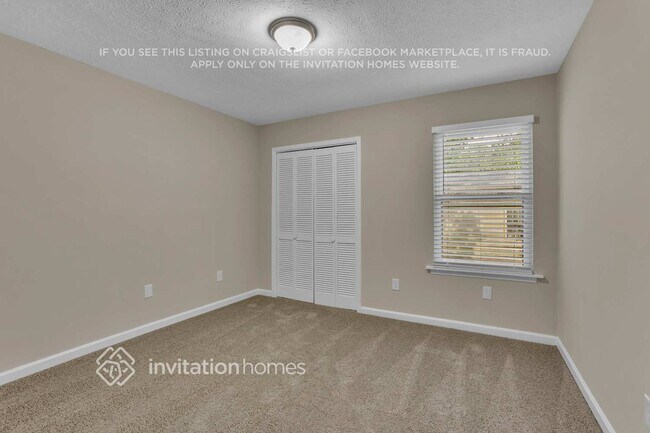 Building Photo - 6584 Oakwood Dr