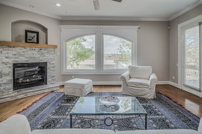 Building Photo - 4701 Inker St