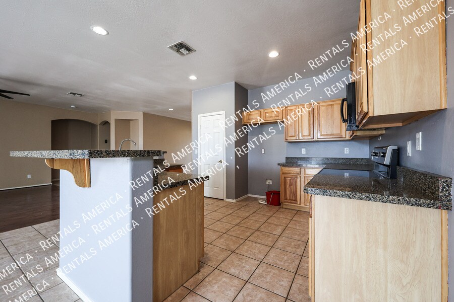 Building Photo - 21401 E Calle de Flores
