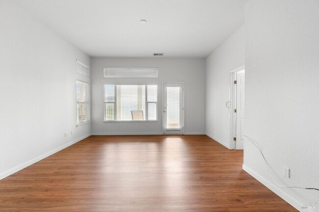 Building Photo - 139 Cedar Ridge Dr