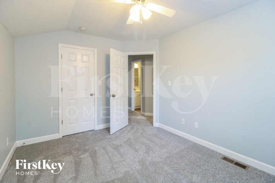 Building Photo - 3974 Leinbach Dr