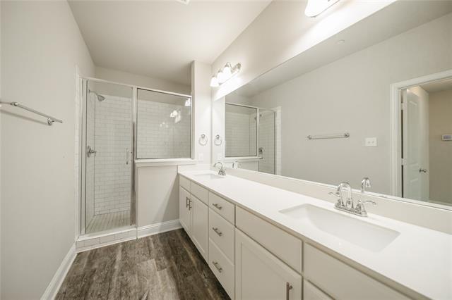 Building Photo - 1024 Foxglove Dr