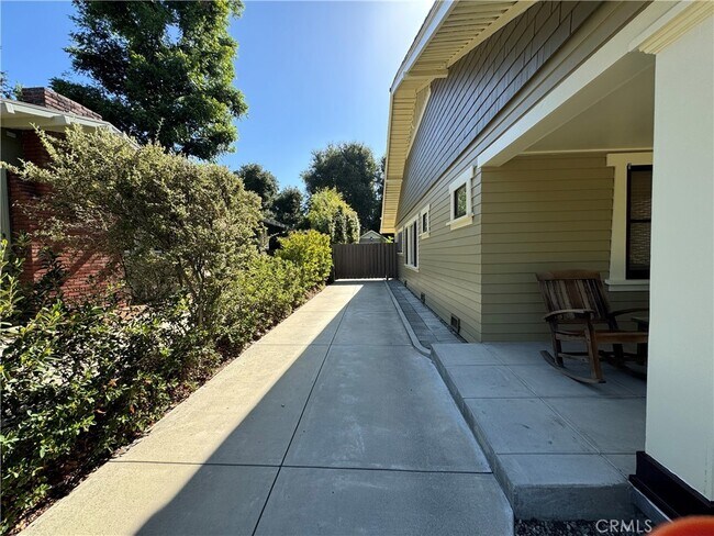 Building Photo - 1270 Mar Vista Ave