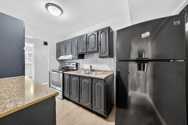 Building Photo - Section 8 Accepted