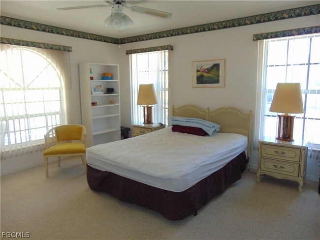 Building Photo - 1092 Riverbend Dr