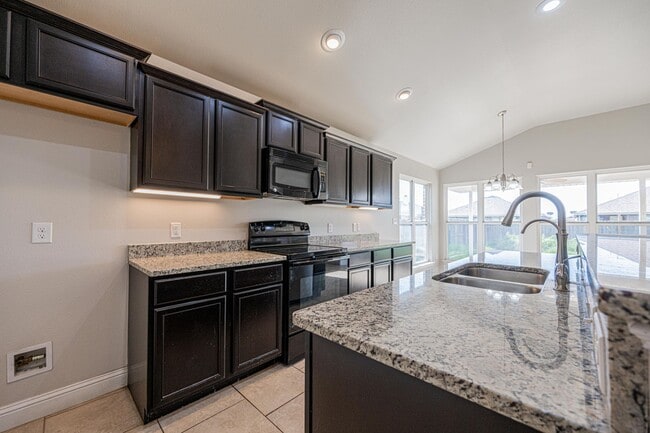 Building Photo - Property For Lease in Odessa