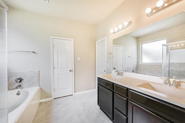 Building Photo - 5507 Claymore Meadow Ln