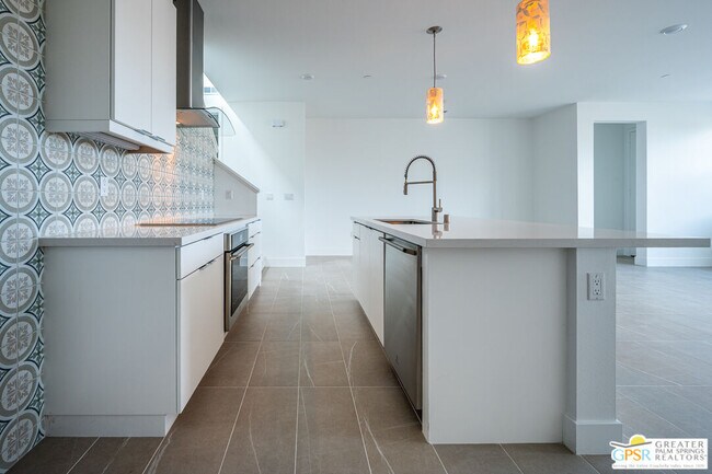 Building Photo - 2651 Lavender Ln