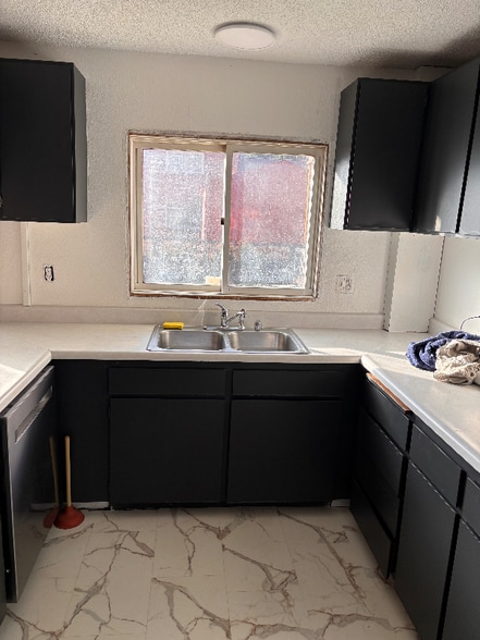 Building Photo - 1128 33rd St SE