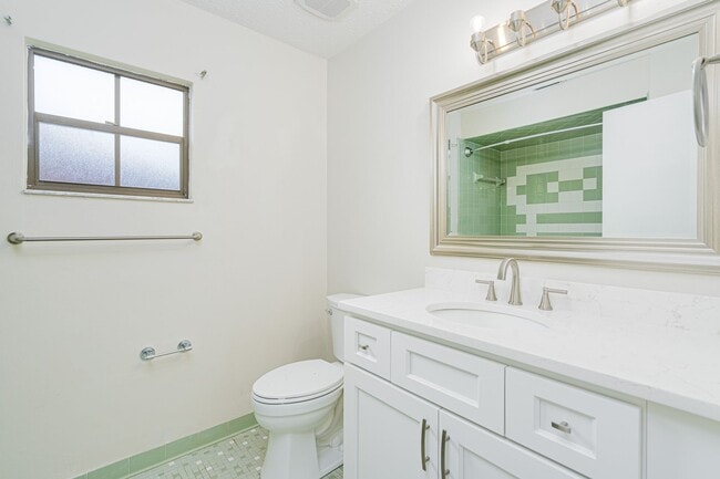 Building Photo - Renovated 3/2 Home in Daytona Beach