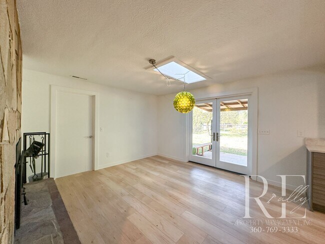 Building Photo - Mid-Century Modern Dream Home with Chef’s ...