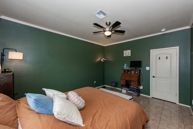 Building Photo - 4540 Jojoba Ave