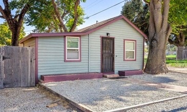 Building Photo - Cute 1 bedroom home with yard pets ok