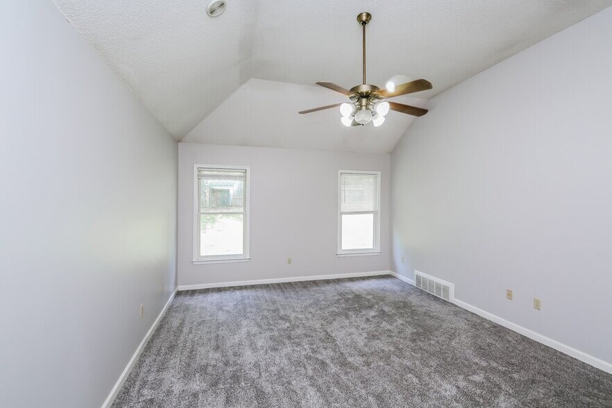 Building Photo - 8730 Raspberry Ln