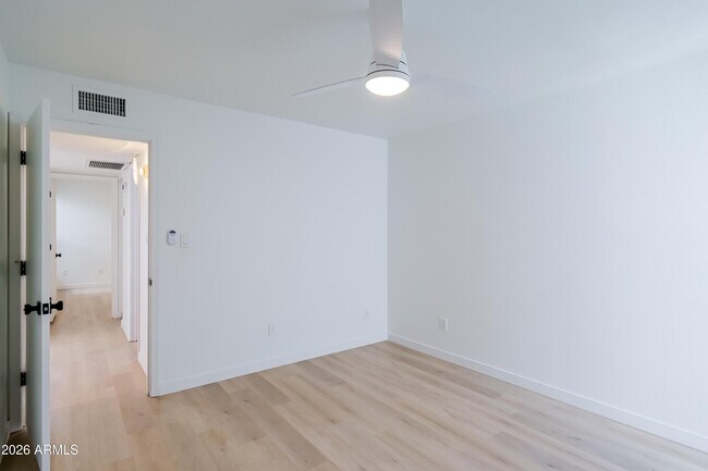 Building Photo - 16041 N 31st St